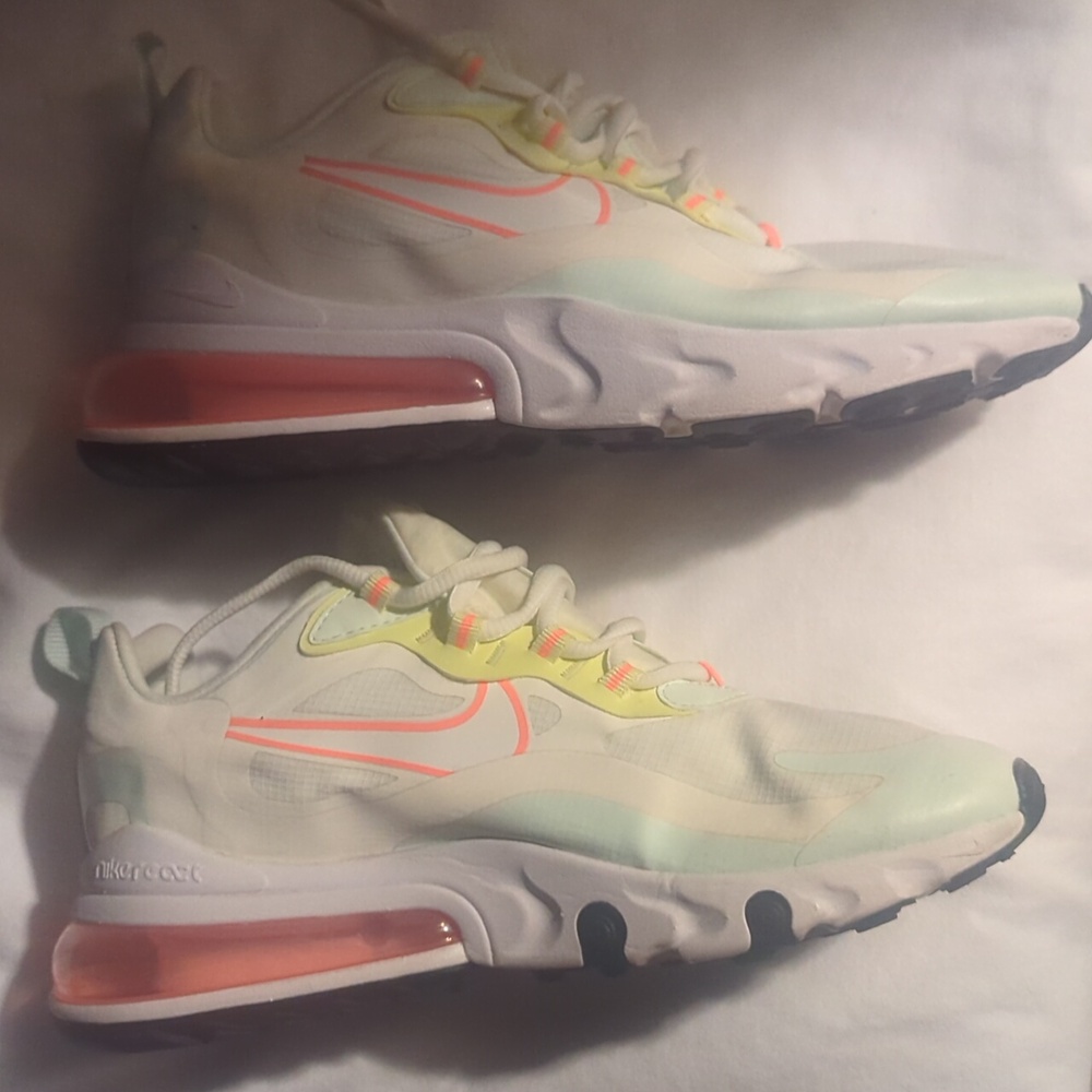 Barely Worn Nike Airmax 270 React, Size 8 - image 2